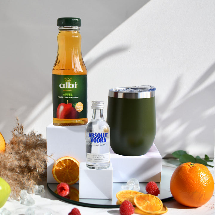 Geschenk-Set mit Becher + Wunschgravur inkl. Absolut Vodka + Mischgetränk