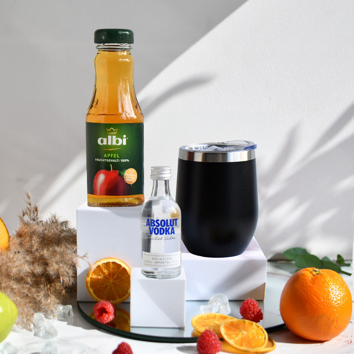 Geschenk-Set mit Becher + Wunschgravur inkl. Absolut Vodka + Mischgetränk