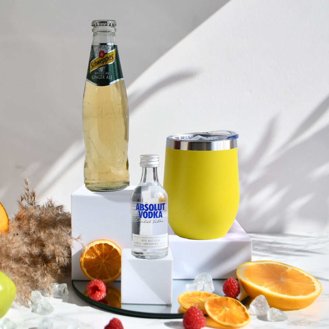 Geschenk-Set mit Becher + Wunschgravur inkl. Absolut Vodka + Mischgetränk