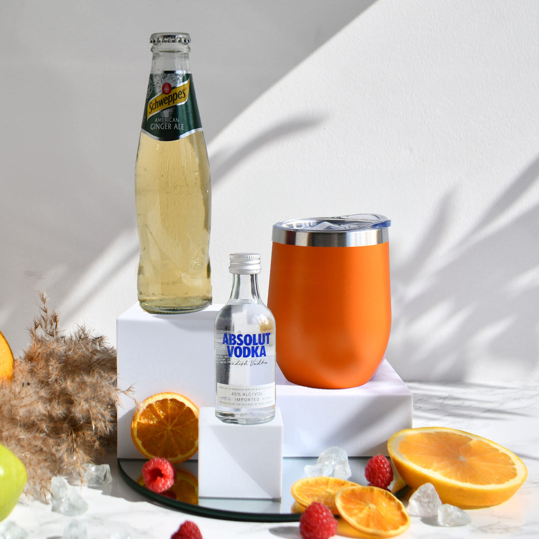 Geschenk-Set mit Becher + Wunschgravur inkl. Absolut Vodka + Mischgetränk