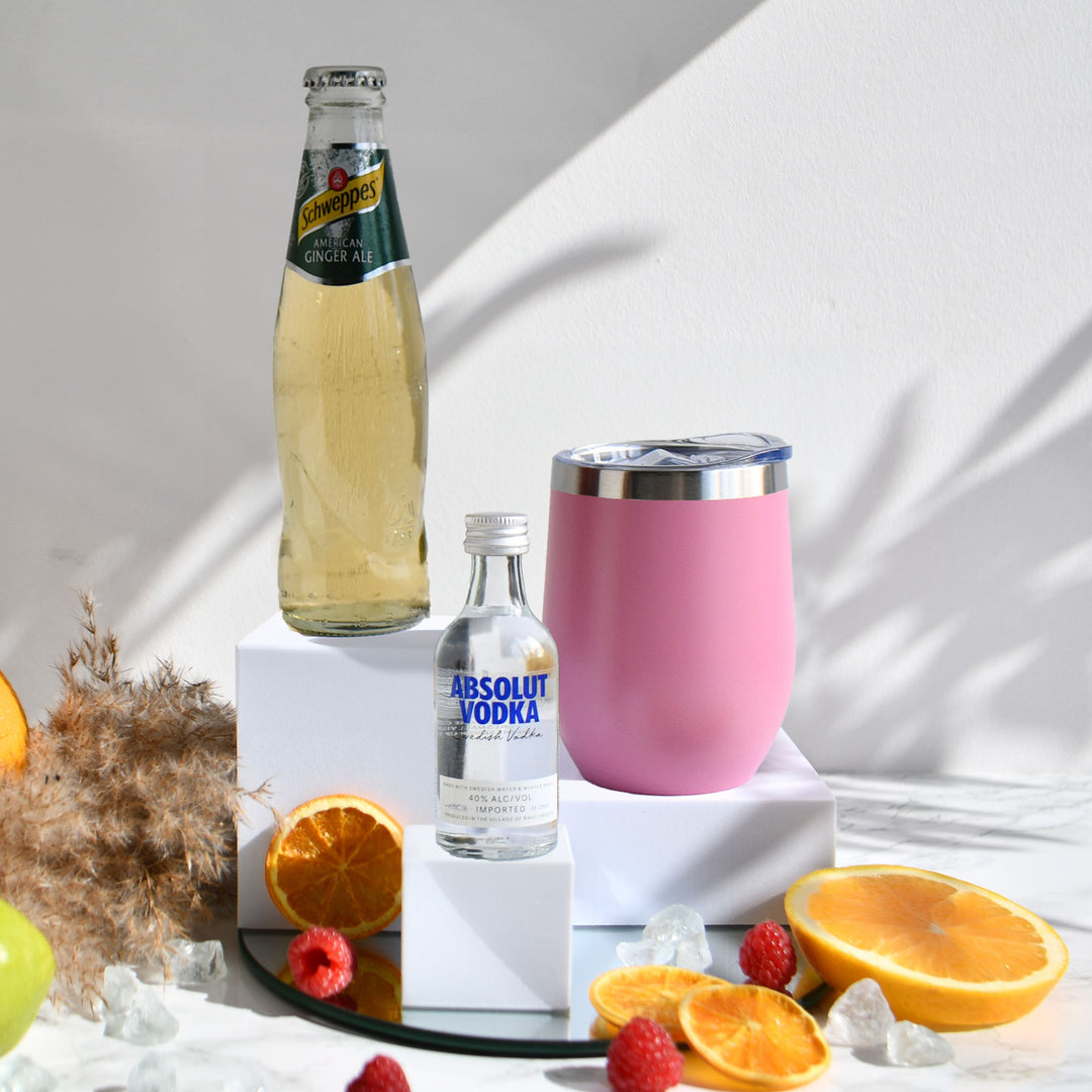 Geschenk-Set mit Becher + Wunschgravur inkl. Absolut Vodka + Mischgetränk