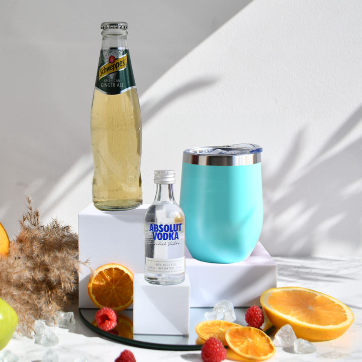 Geschenk-Set mit Becher + Wunschgravur inkl. Absolut Vodka + Mischgetränk