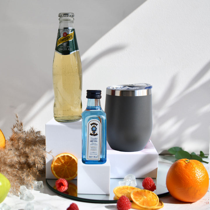 Geschenk-Set mit Becher + Wunschgravur inkl. Bombay Sapphire + Mischgetränk