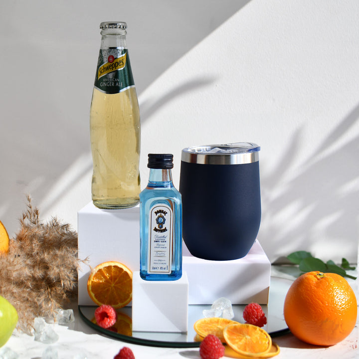 Geschenk-Set mit Becher + Wunschgravur inkl. Bombay Sapphire + Mischgetränk