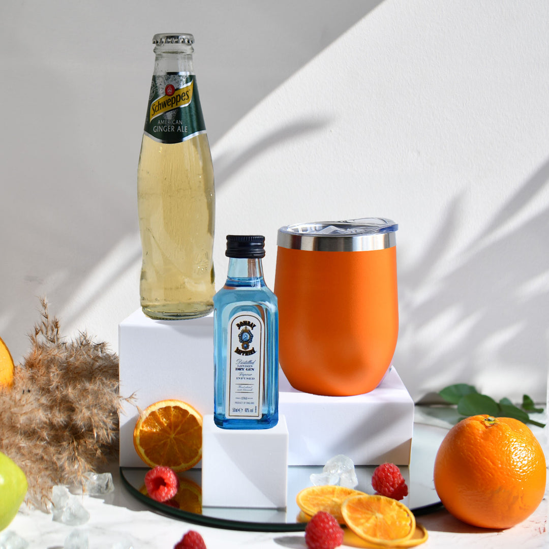 Geschenk-Set mit Becher + Wunschgravur inkl. Bombay Sapphire + Mischgetränk