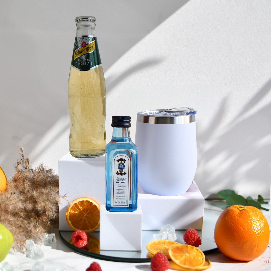 Geschenk-Set mit Becher + Wunschgravur inkl. Bombay Sapphire + Mischgetränk