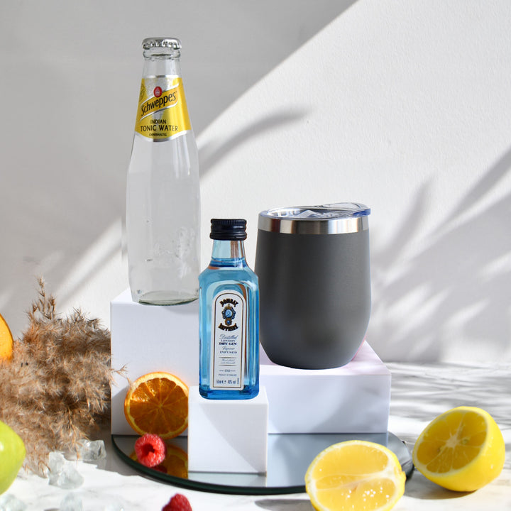 Geschenk-Set mit Becher + Wunschgravur inkl. Bombay Sapphire + Mischgetränk