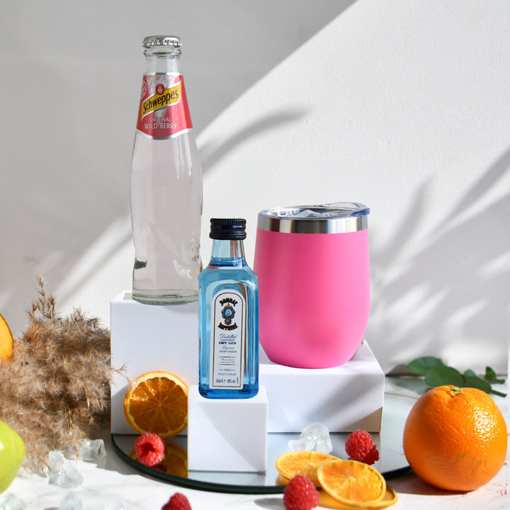 Geschenk-Set mit Becher + Wunschgravur inkl. Bombay Sapphire + Mischgetränk