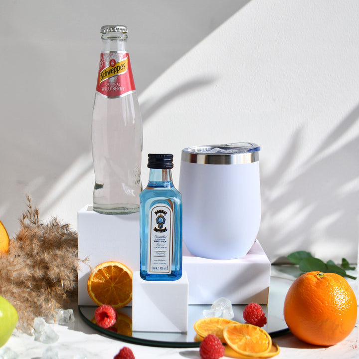 Geschenk-Set mit Becher + Wunschgravur inkl. Bombay Sapphire + Mischgetränk