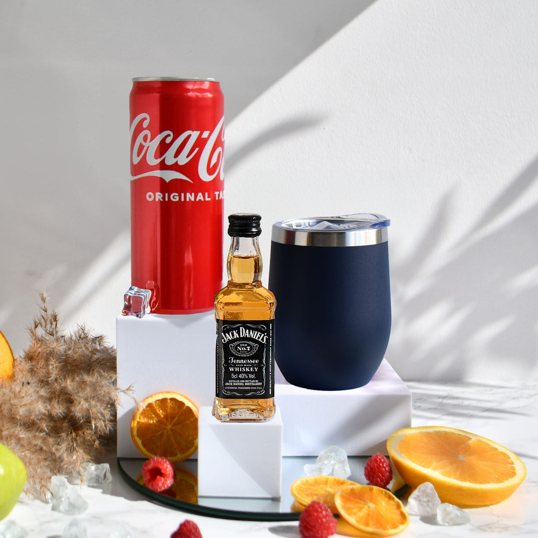 Geschenk-Set mit Becher + Wunschgravur inkl. Jack Daniels Whiskey + Mischgetränk