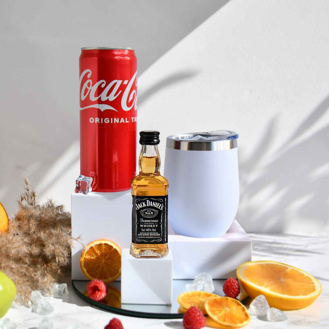 Geschenk-Set mit Becher + Wunschgravur inkl. Jack Daniels Whiskey + Mischgetränk