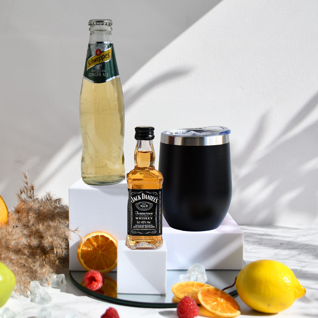 Geschenk-Set mit Becher + Wunschgravur inkl. Jack Daniels Whiskey + Mischgetränk