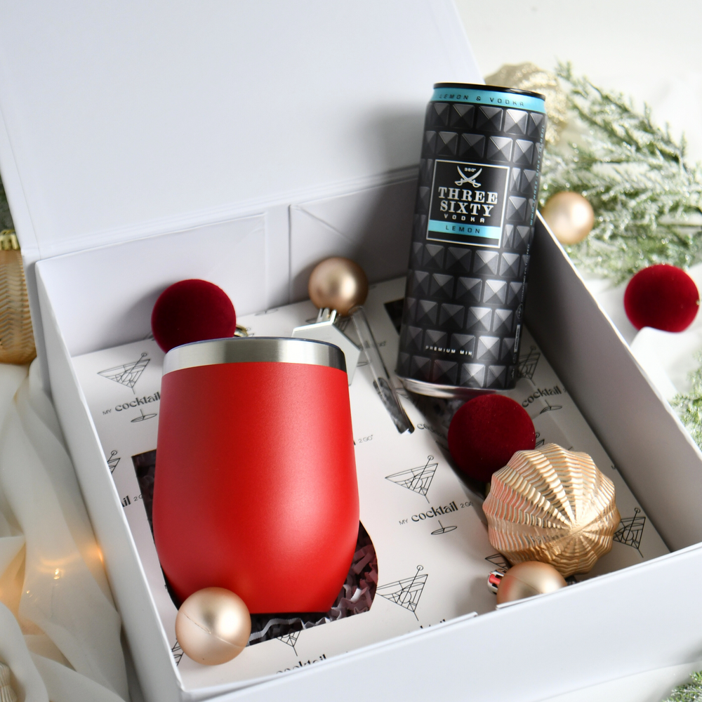 Geschenkset mit rotem Edelstahlbecher und THREE SIXTY Vodka Lemon 