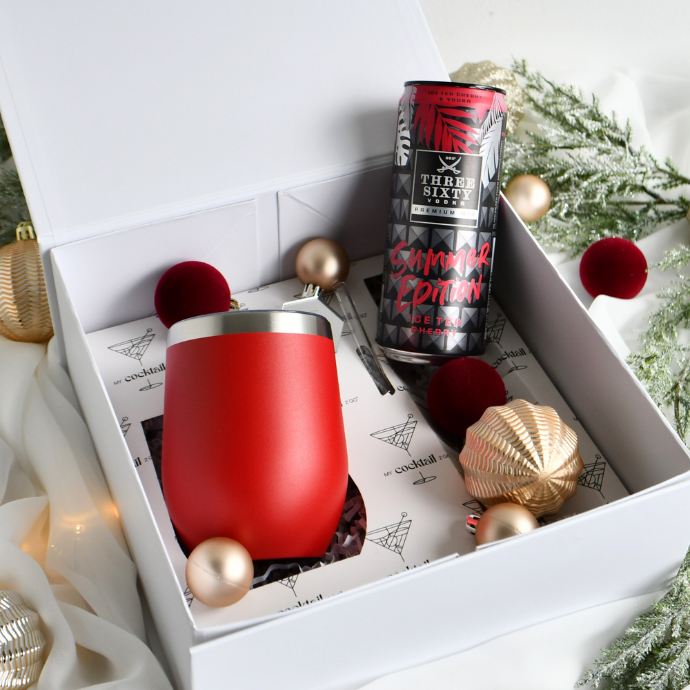 geschenkset mit rotem personalisiertem Edelstahlbecher und Three Sixty Summer edition Ice Tea Berry