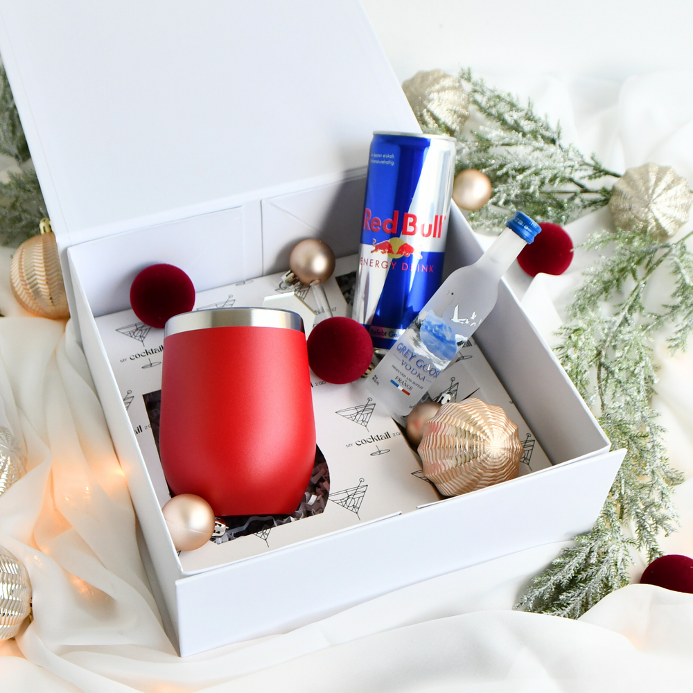 Geschenkset mit rotem personalisiertem Edelstahlbecher und Grey Goose Vodka 0.02L mit Mischgetränk nach Wahl