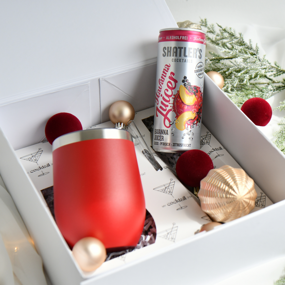 Geschenkbox mit rotem Cocktailbecher und Shatlers Cocktails Havanna Juicer