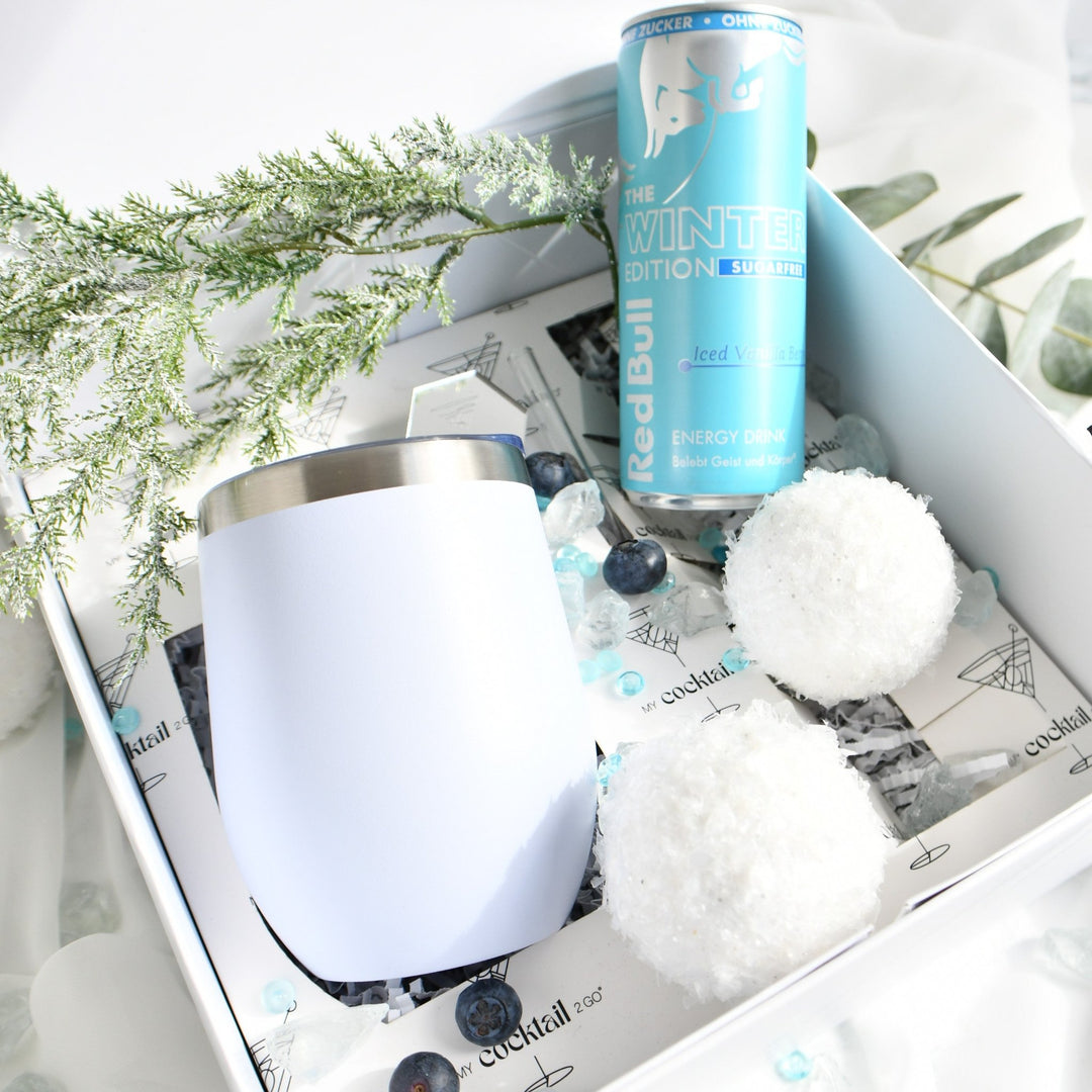 Geschenk-Set mit Becher + Wunschgravur inkl. Red Bull Iced Vanilla Berry SUGARFREE Winter Edition 2024